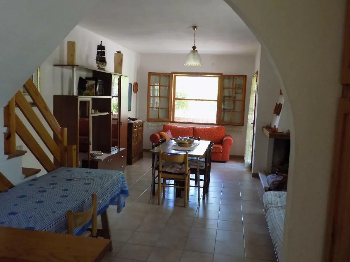 Casa Vacanze Gardenia Соланас Дом отдыха
