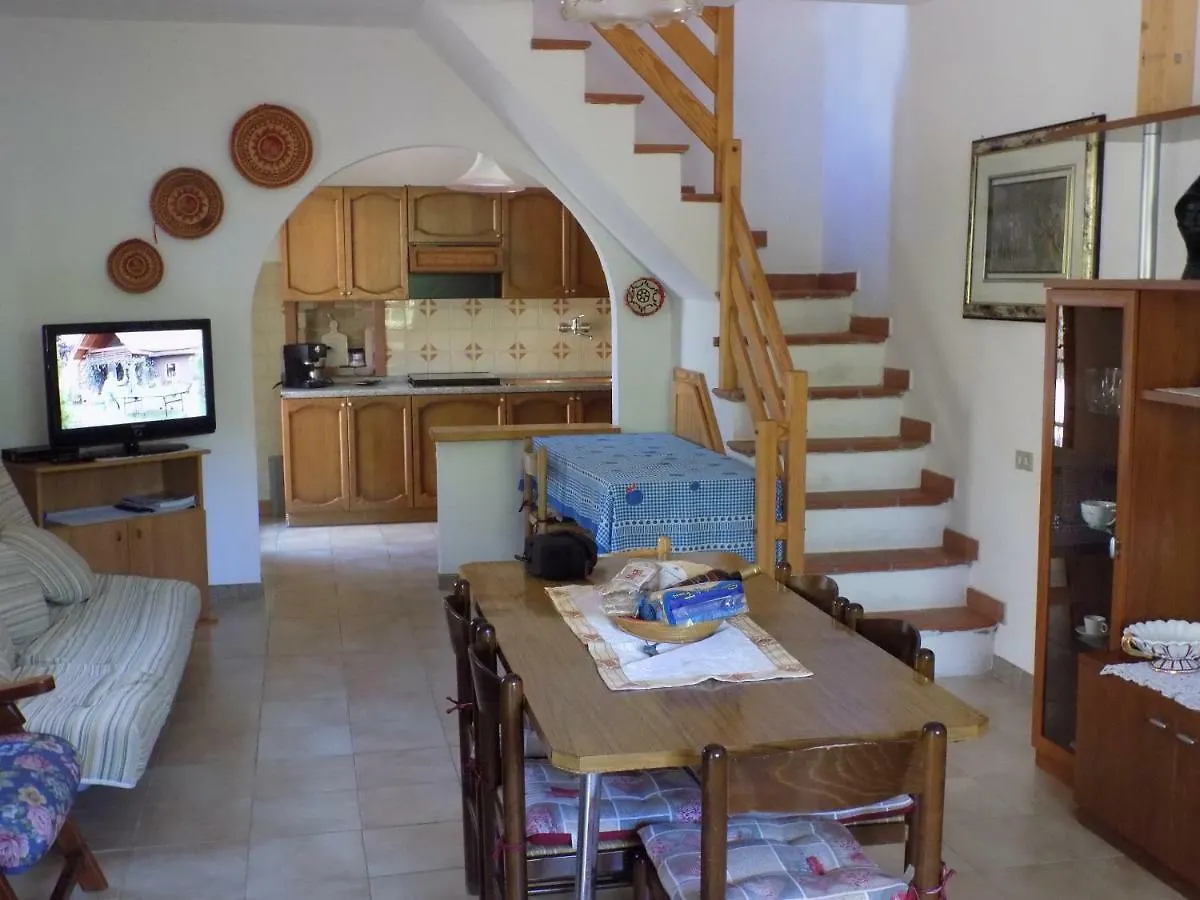 Casa Vacanze Gardenia Соланас 0*,
